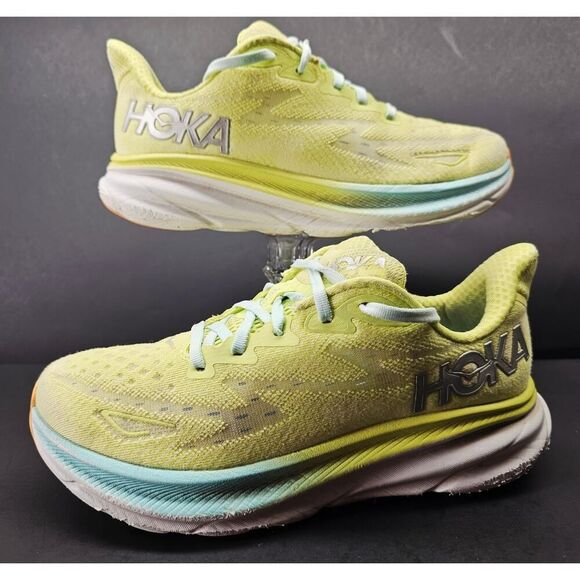 Hoka One One Shoes - Hoka Women 7.5 Comfy footwear